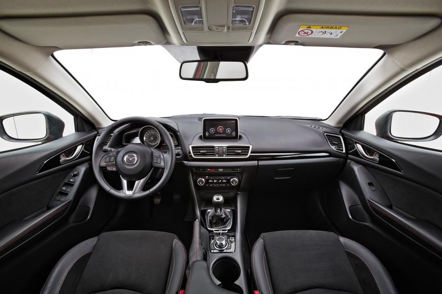Торпедо Mazda3 Nakama 2016 года  (фото 5 из 22)